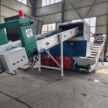 Efficient Plastic Film Recycling Solution for Moroccan Client with Side-Feed Shredder