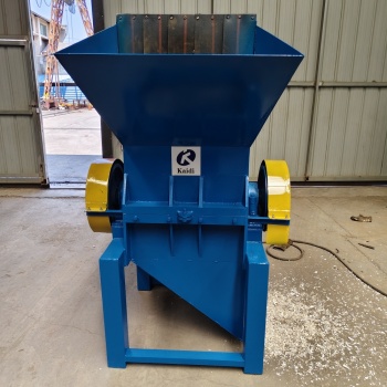 Helping Vietnamese plastic recycling companies improve efficiency - Henan Kaidi Machinery's plastic crusher was successfully delivered